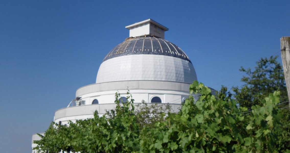 L'utilisation de produits cosmétiques blancs pour béton apparent avec le produit Emcefix-Spachtel F lang a permis de mettre au rebut la phase de peinture prévue à l'origine.