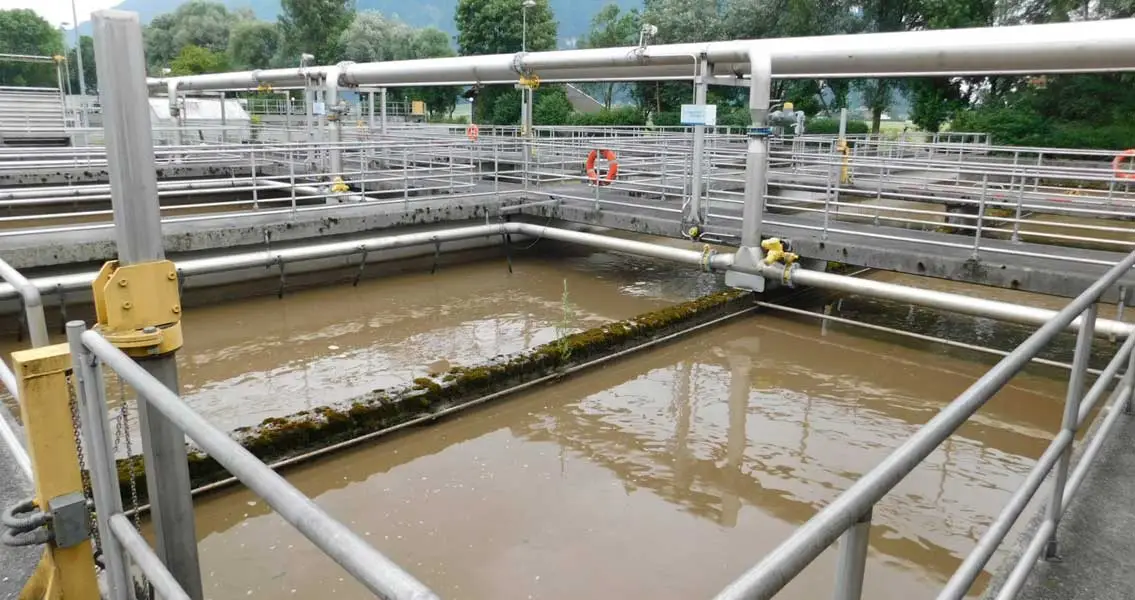 Le bassin avant la réparation