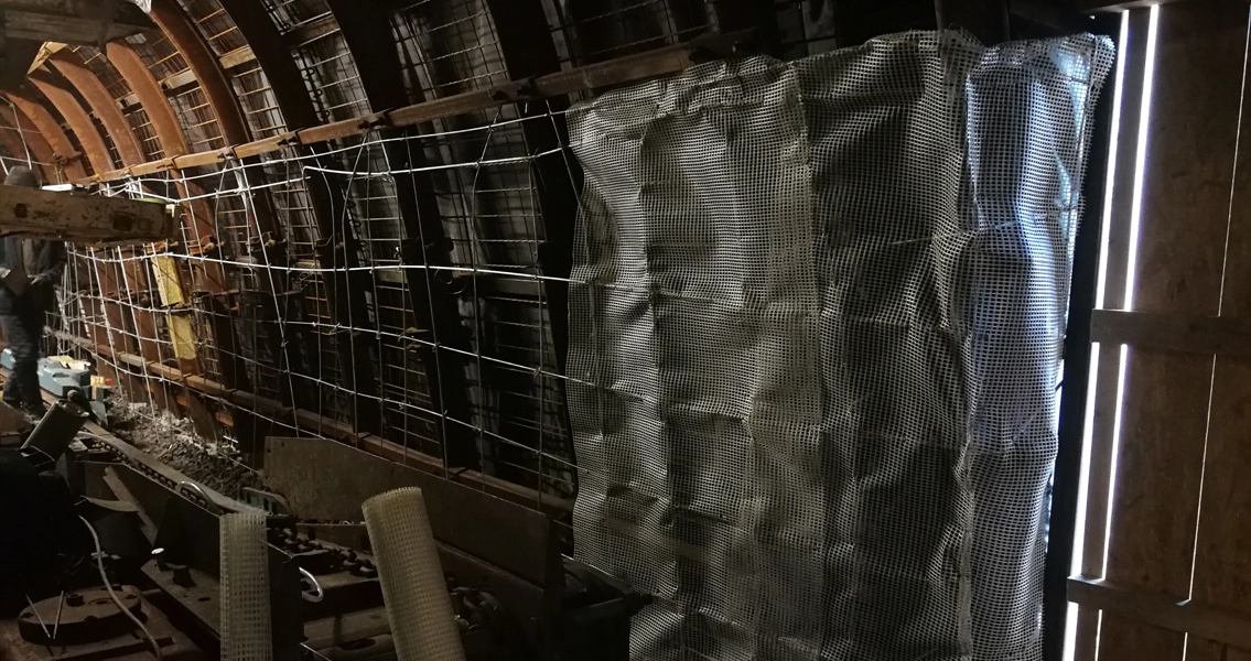 Vue du tunnel de dérivation avant le début des travaux de sculpture.