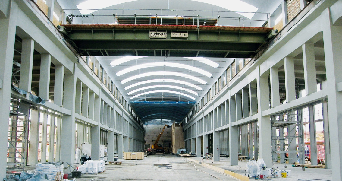 Un total de 6 200 m² de béton a été réparé dans le cadre de la rénovation du bâtiment IBAG, avec 200 tonnes de mortier et de mastic de la série Nafufill appliquées comme une partie importante du projet.