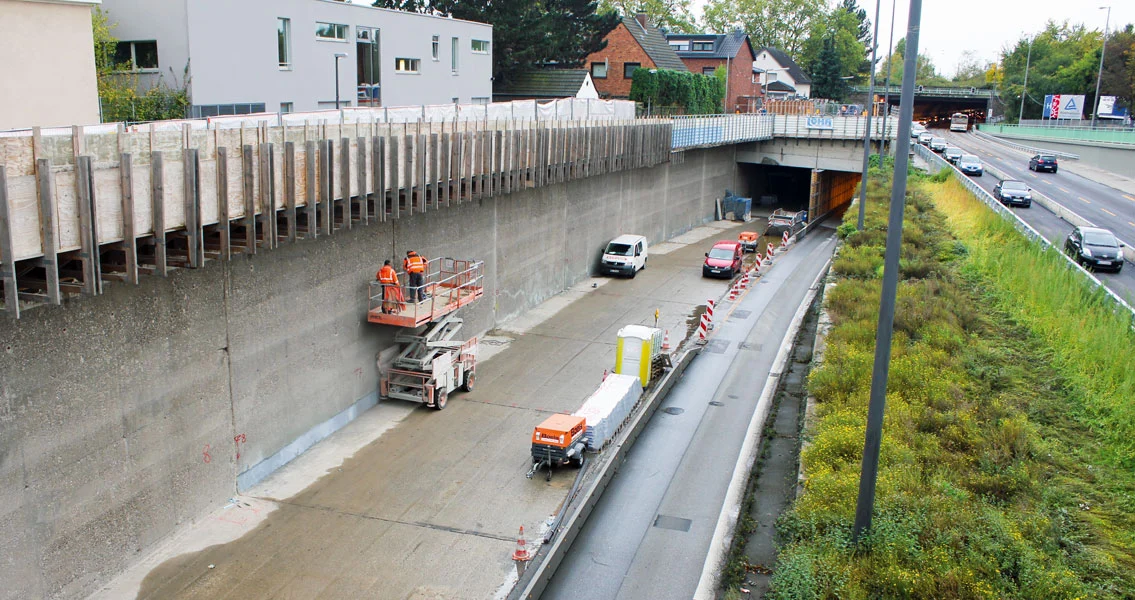 Travaux de réparation dans le tunnel routier de Cologne-Kalkar.
