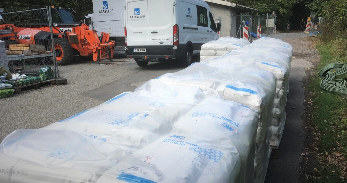 Le mortier minéral haute performance ombran MHP-SP 3000 a été utilisé pour la rénovation de la station de pompage de Treis-Karden en raison non seulement de sa résistance chimique et mécanique extrêmement élevée, mais aussi de sa facilité d'application et des économies ainsi réalisées en termes de temps et d'effort logistique.