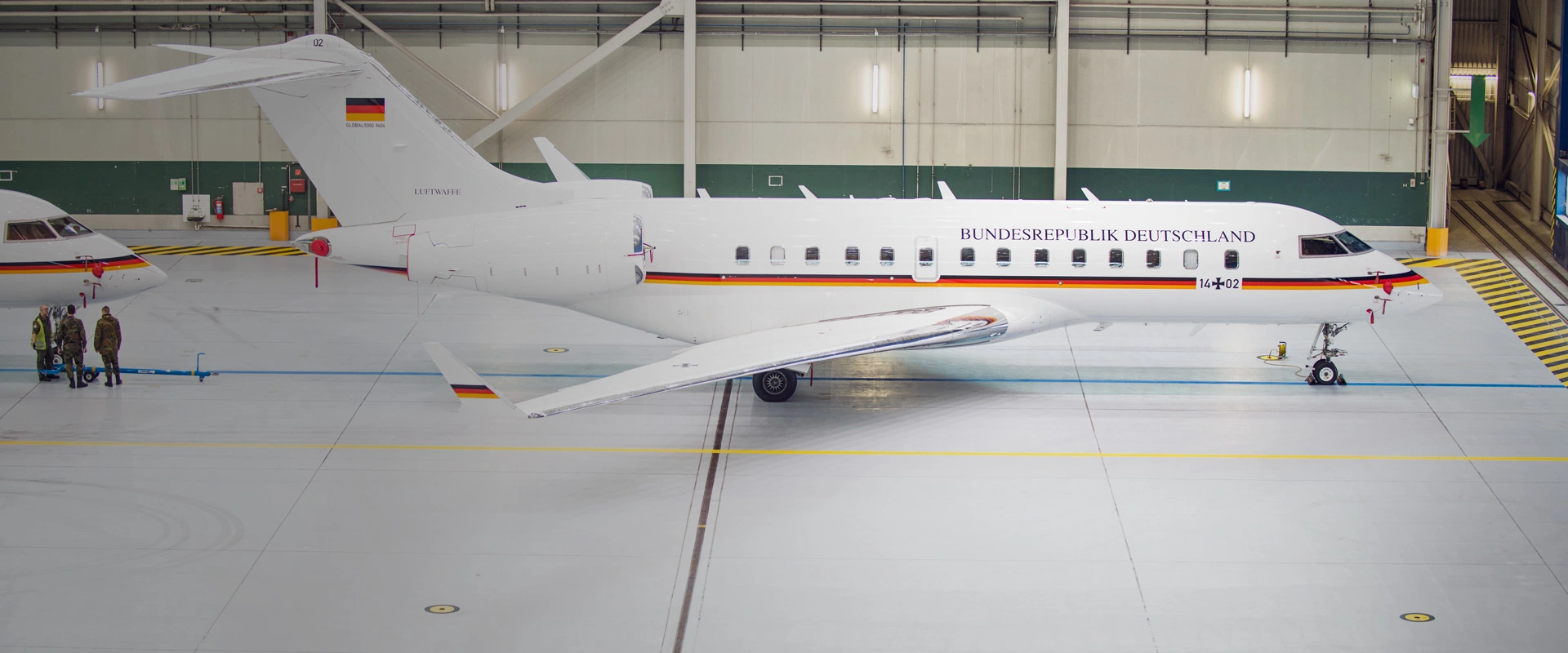 Le nouveau système de revêtement industriel est très résistant à l'usure, aux chocs et aux éraflures, il est facile à nettoyer et a également un aspect assez attrayant.