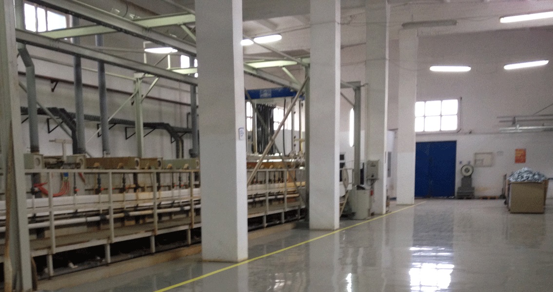 Incomparable: The production building floor was in a dilapidated state and unusable in places. Today, the production facility is not only more efficient, it is also significantly more impressive to look at.