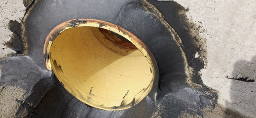 Une fois mélangé, Konudur Flexfit peut être facilement appliqué - même au-dessus la tête - avec une taloche, une truelle ou un couteau à mastic, sans que des odeurs désagréables ne viennent troubler le travail.